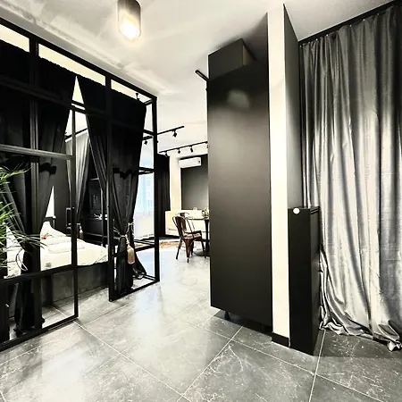 Golden Apartment ~ 1000M Main Square ~ Self Check-In 24H-3