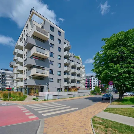 Spacious Apartment With Balcony Near The Slavic Hill Wroclaw By Renters Prestige-3
