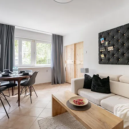 NiceOne Apartment Number 5 - W samym Centrum!-3