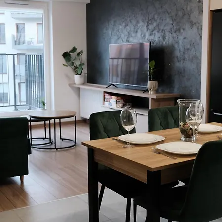 Apartments Space&More, Dmowskiego - 20 minut do RYNKU, Self Check-In 24H, Parking-2