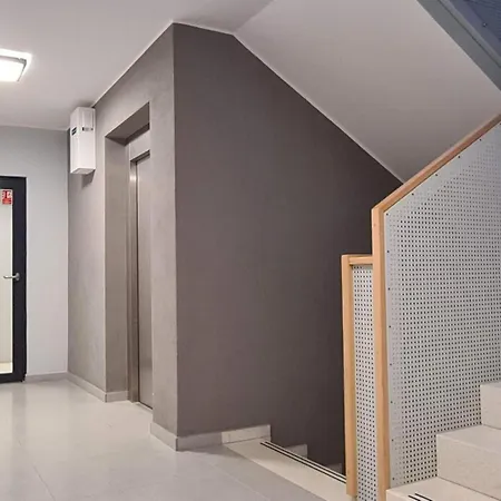 Apartament Przestrzeń - z prywatnym parkingiem, 2 osobne sypialnie - Kępa Park - by SpaceApart-2