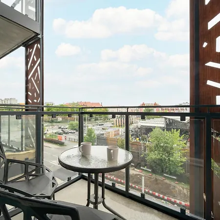 Michalczyka Stylish Apartment With Parking In The City Center Of Wroclaw By Noclegi Renters-2