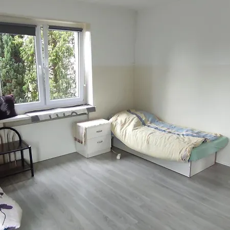 Adam Room 1-2