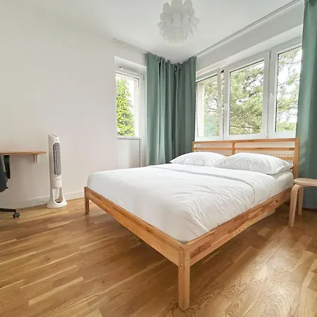 Fantastays - Pine-3