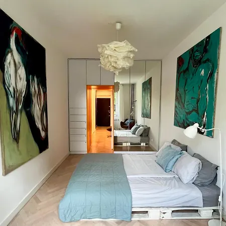 Art & Design 3 Rooms Apartment In City Center-2