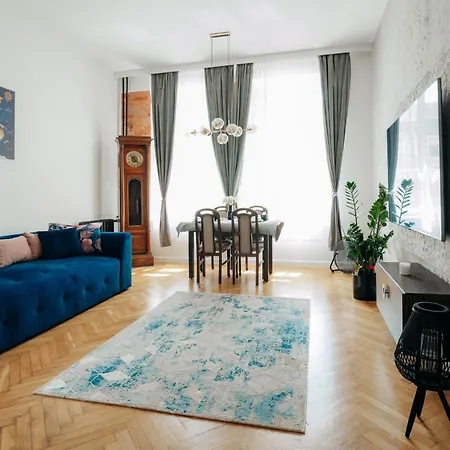 NeatSpace - Apartament z widokiem na Rynek-3