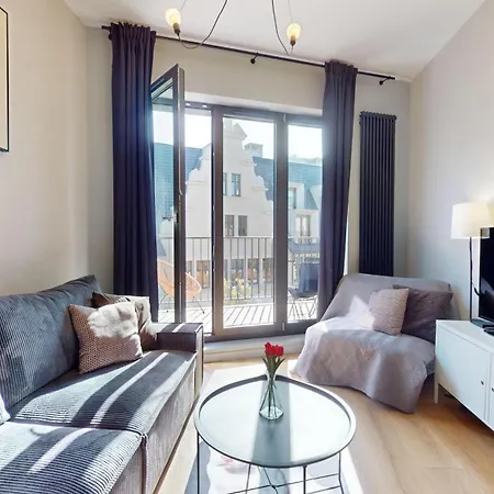 Family House Near The Market Square -Perfect For Family & Business Stays - Ksiecia Witolda Street 500 Steps To Market Square - 2 Bedrooms,2 Parking Places-2