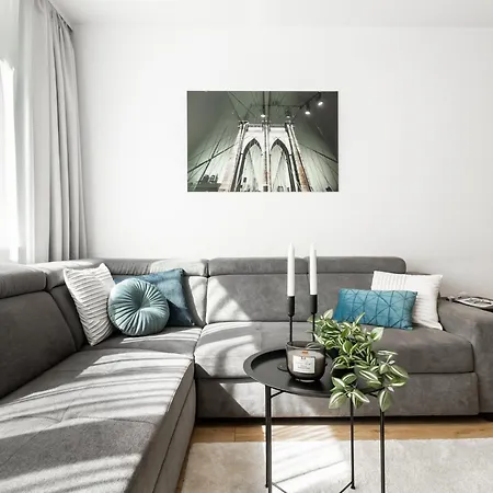 Apartament Near Sky Tower Free Parking For 2 Cars-2