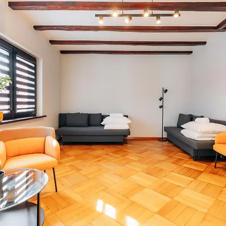 Komfortowy apartament w spokojnej dzielnicy-2