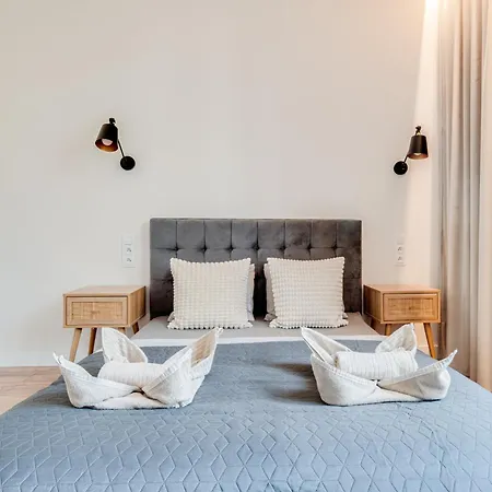 Bright Day Apartment - Self Check-In 24H, 10 Min Market Square-3