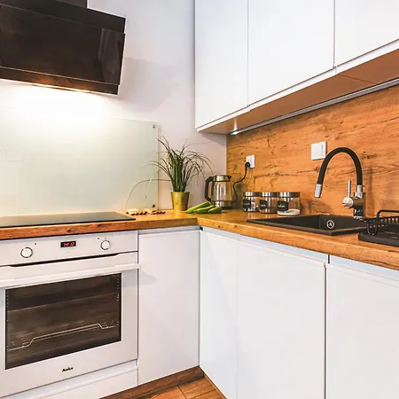 Komfortowy apartament z balkonem i parkingiem-3