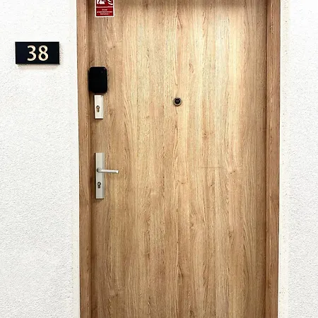 Zarembowicza Apt 37 - Self Check-In 20h - Parking &Lift-2