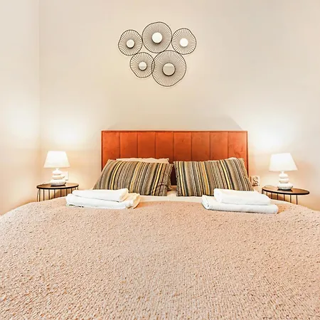Komfortowy apartament z balkonem i parkingiem-2