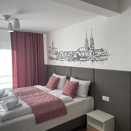 Aviendo Old Town Apartments-2
