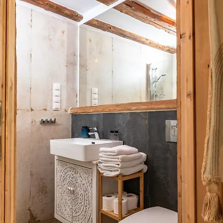 Red Brick Apartament w Rynku - ProperUNIT-3