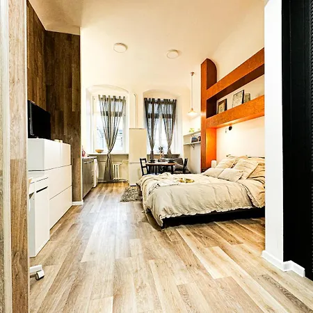 Walk 50M To Market Square & Rynek! Stylish 1Br, Kitchen-3
