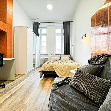 1Min Walk To Market Square, Beautiful Views! Stylish 1Br Kitchen-2