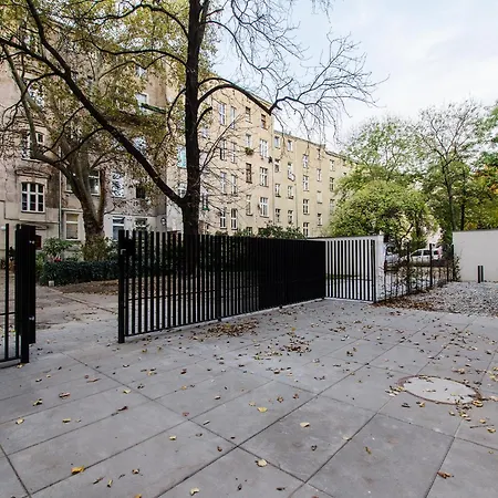 Beutiful Pearl Apartment In Tenement House In Center-2