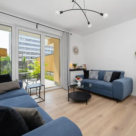 Miedziana 6 & 18 Apartment With Free Garage Wroclaw By Renters-3
