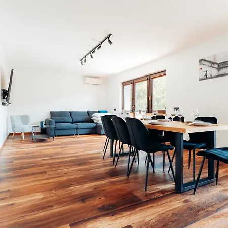 Komfortowy apartament w spokojnej dzielnicy-3