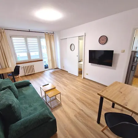Sunny Apartment 3 Minutes Walk From Rynek Square-2