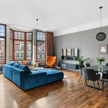 Iconic Market Square View - Grand Residence 150M2 - As Home R506-3