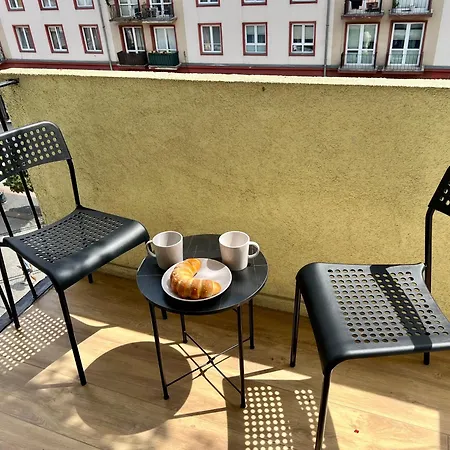 Boho Apartment - 100M From Market Square-2