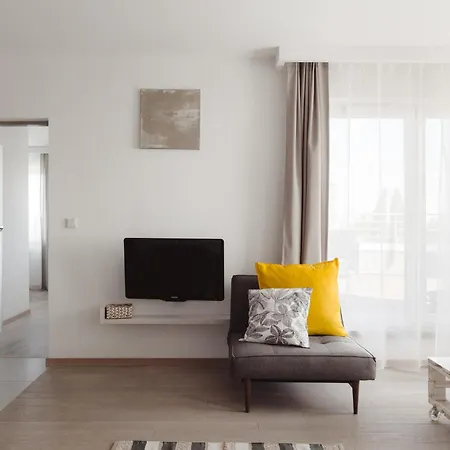 Prestige Apartments 37-2