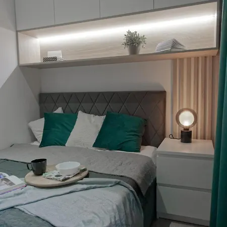 Green Oasis Apartment - City Center - Free Parking - Self Check-In - Gym - Sauna-2