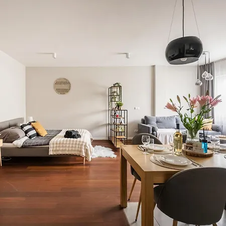 NiceOne Apartment Number 9 - W samym Centrum!-3