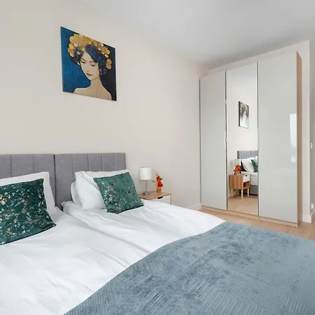 Michalczyka Wroclaw Modern Apartment With Parking And Balcony Next To The Odra River By Noclegi Renters-2