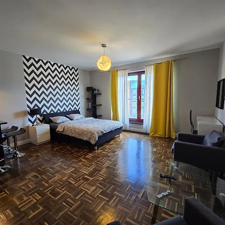 Happyestate - Just In Center Ul Krawiecka 3-3