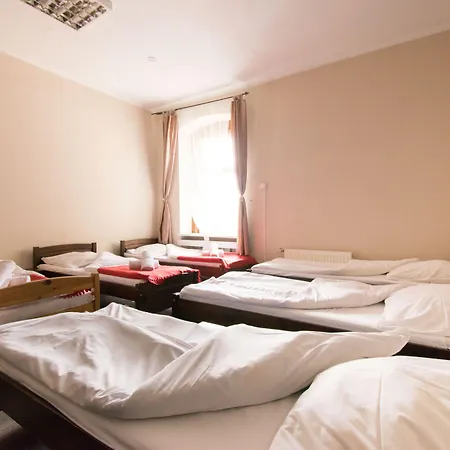 Royal Hostel-2