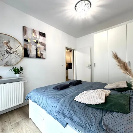 Matejki Apartment ~ Self Check-In 24 ~ Parking-3
