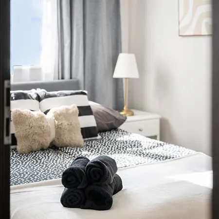 Nice One Apartment Number 11 - W samym centrum!-3