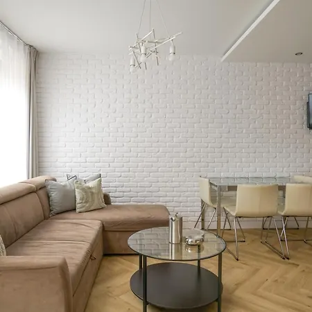 Apartamenty-Wroc Golden House-2