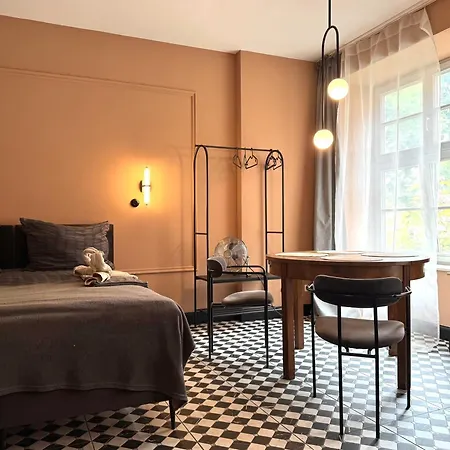 Elegant Apartment In The City Center-2