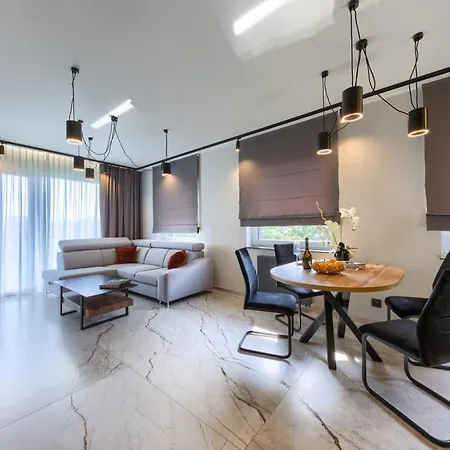 Small Venice Apartments-3