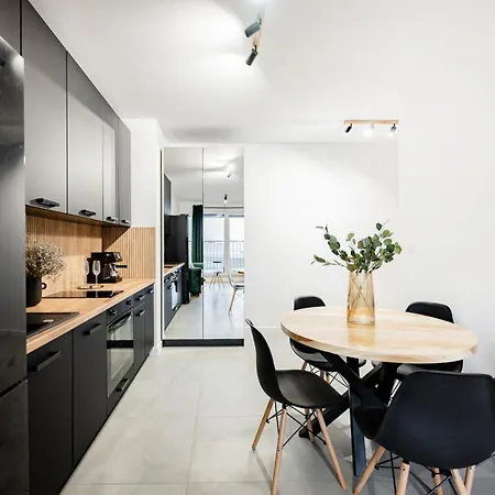 Legnicka Residence 65-2