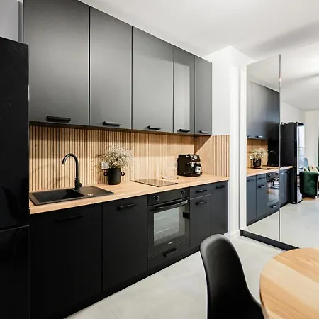 Legnicka Residence 65-2