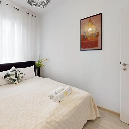 PANORAMIC TERRACE Two Bedroom Apartment Sikorskiego-2