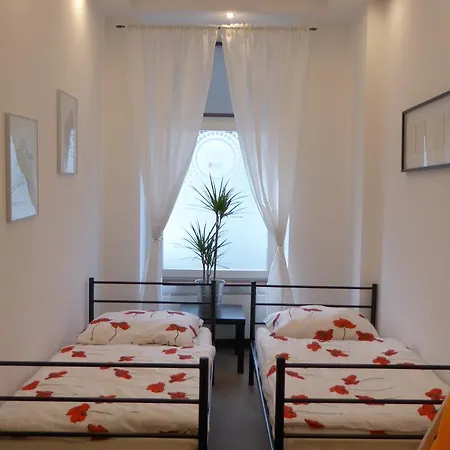 FlyFly Hostel , darmowy parking , rezerwuj przez urządzenia mobilne -10 procent-3