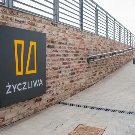 Zyczliwa Centrum Konferencyjno-Sportowe-3