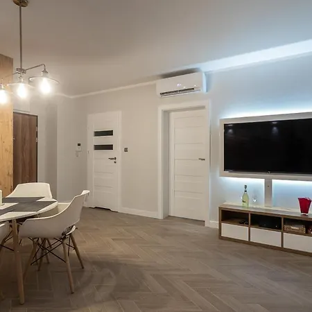 B&W Luxurious Apartment In The Center Of Wroclaw-3