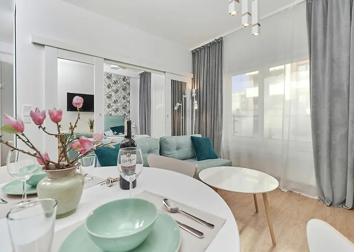 Modern Apartments Wrocław Kościuszki by Renters