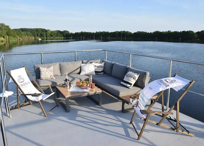 Lemuria Houseboat - pływający domek na wodzie