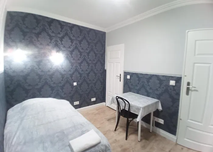 Studio Jutrzenka z łazienką by Apartamenty na dni Wrocław, Polska