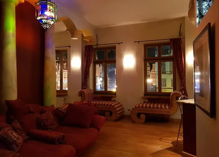 Unique Luxury Studio On Market Square