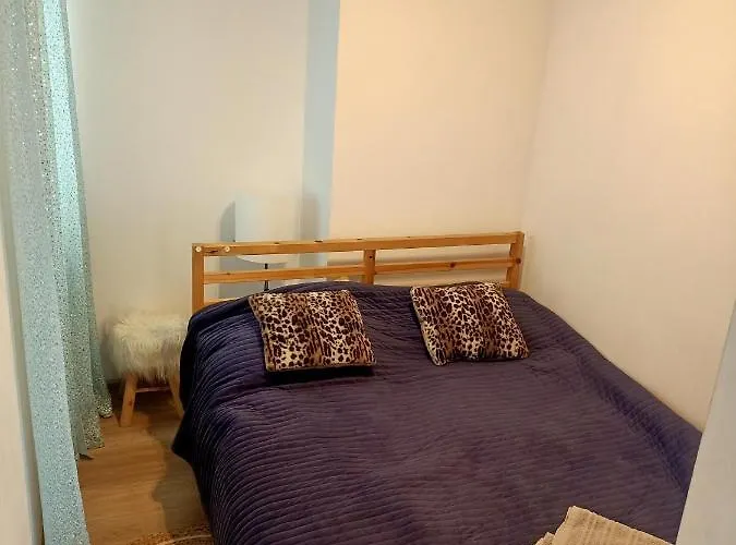 Przytulne Studio - 2 Pokoje, Parking, Blisko Centrum-6Km, Tramwaj, Nflix, Park, Spokoj