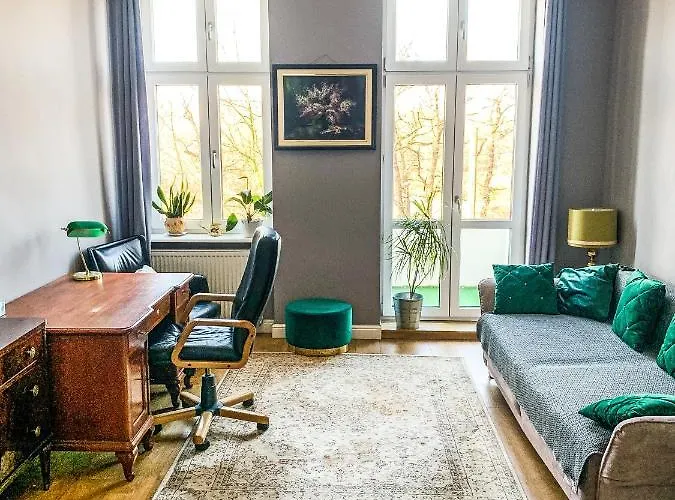 Cozy Room in Artistic District 2 Bathrooms Center